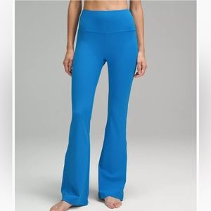 NWOT Lululemon Groove Super-High-Rise Flared Pant
Nulu